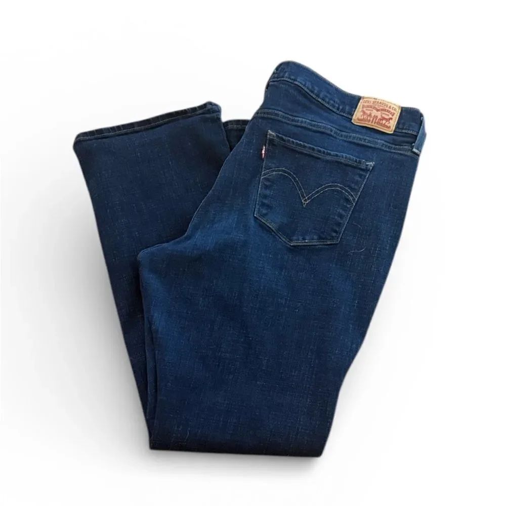 Levi's Women's classic boots cut jeans 18 W plus size dark wash